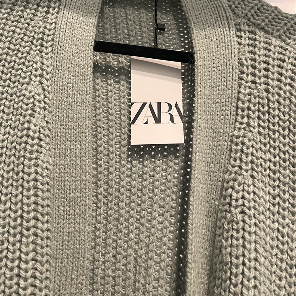 Zara Sweater - Picture 2 of 3
